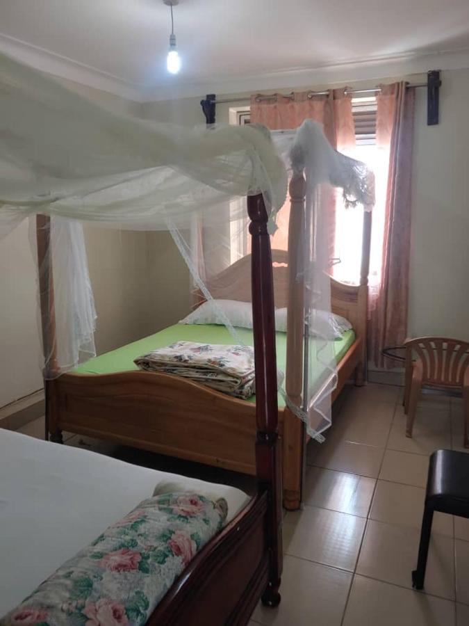 NEW AFRICAN VILLAGE Entebbe Exterior foto